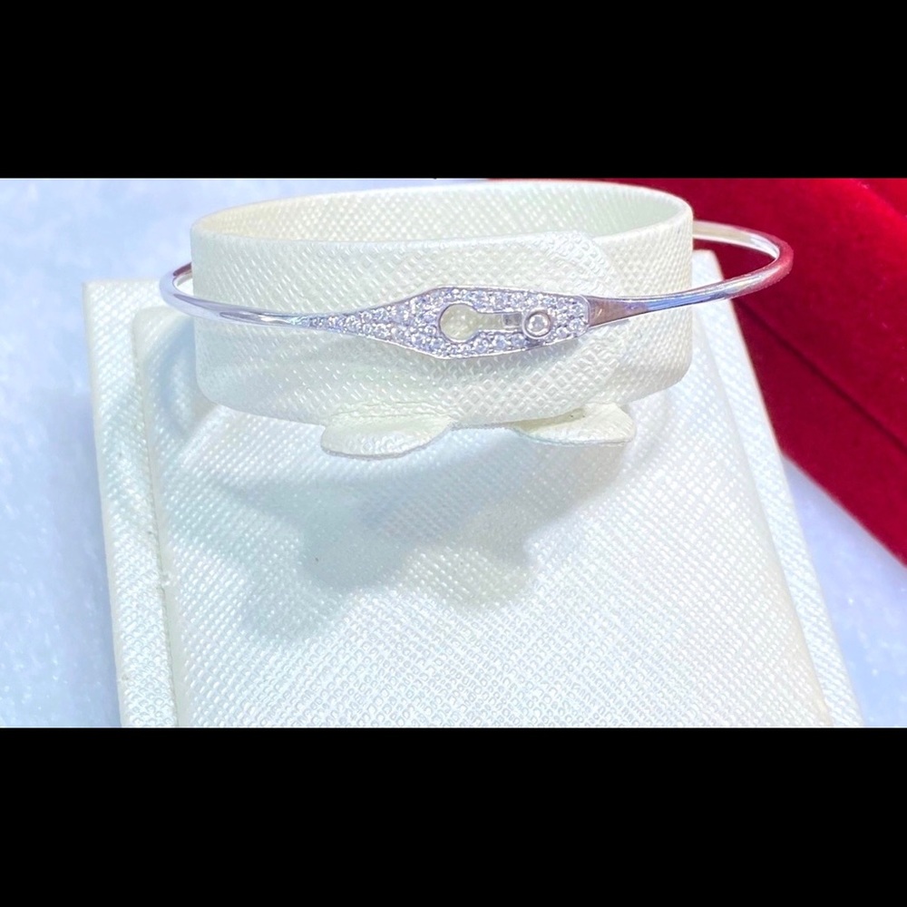 NWT Diamond & 18K White Gold Bangle